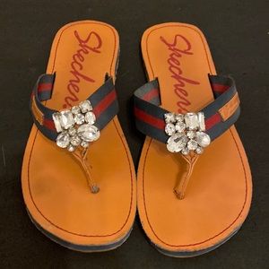 Sketchers flip flops